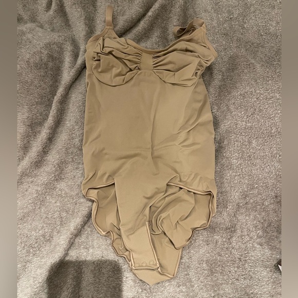 Skims Brief Bodysuit - Picture 3 of 3